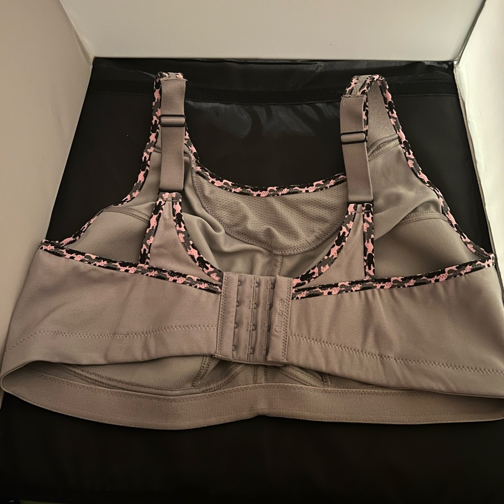 NWOT Glamorise Gray Full Figure Camisole Sports Bra Size 42C - Picture 2 of 4